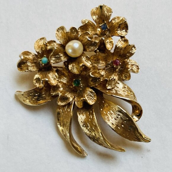 CAPRI Signed Brooch Gold Tone Floral Pin Mid Century Faux Pearl Rhinestones - Picture 1 of 5